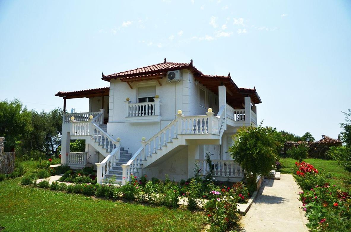 Helen Apartments Λούκοβο Εξωτερικό φωτογραφία