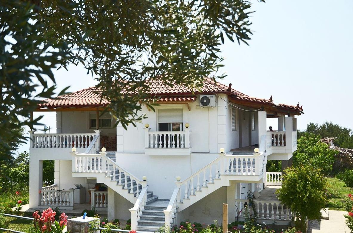 Helen Apartments Λούκοβο Εξωτερικό φωτογραφία