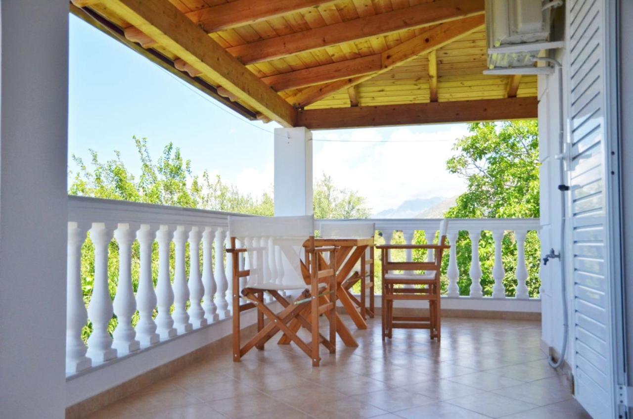 Helen Apartments Λούκοβο Εξωτερικό φωτογραφία