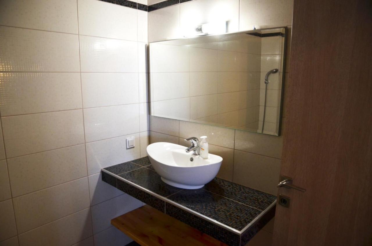 Helen Apartments Λούκοβο Εξωτερικό φωτογραφία