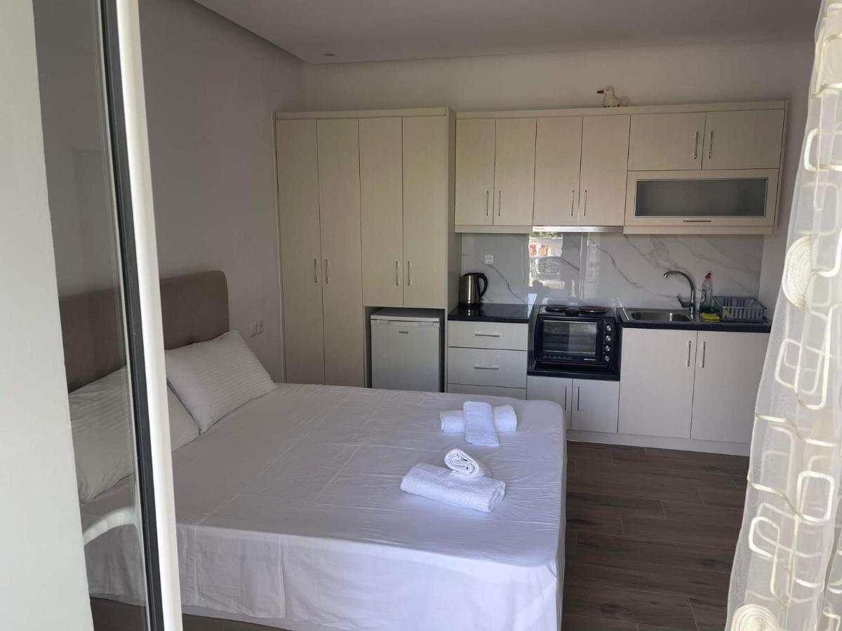 Helen Apartments Λούκοβο Εξωτερικό φωτογραφία