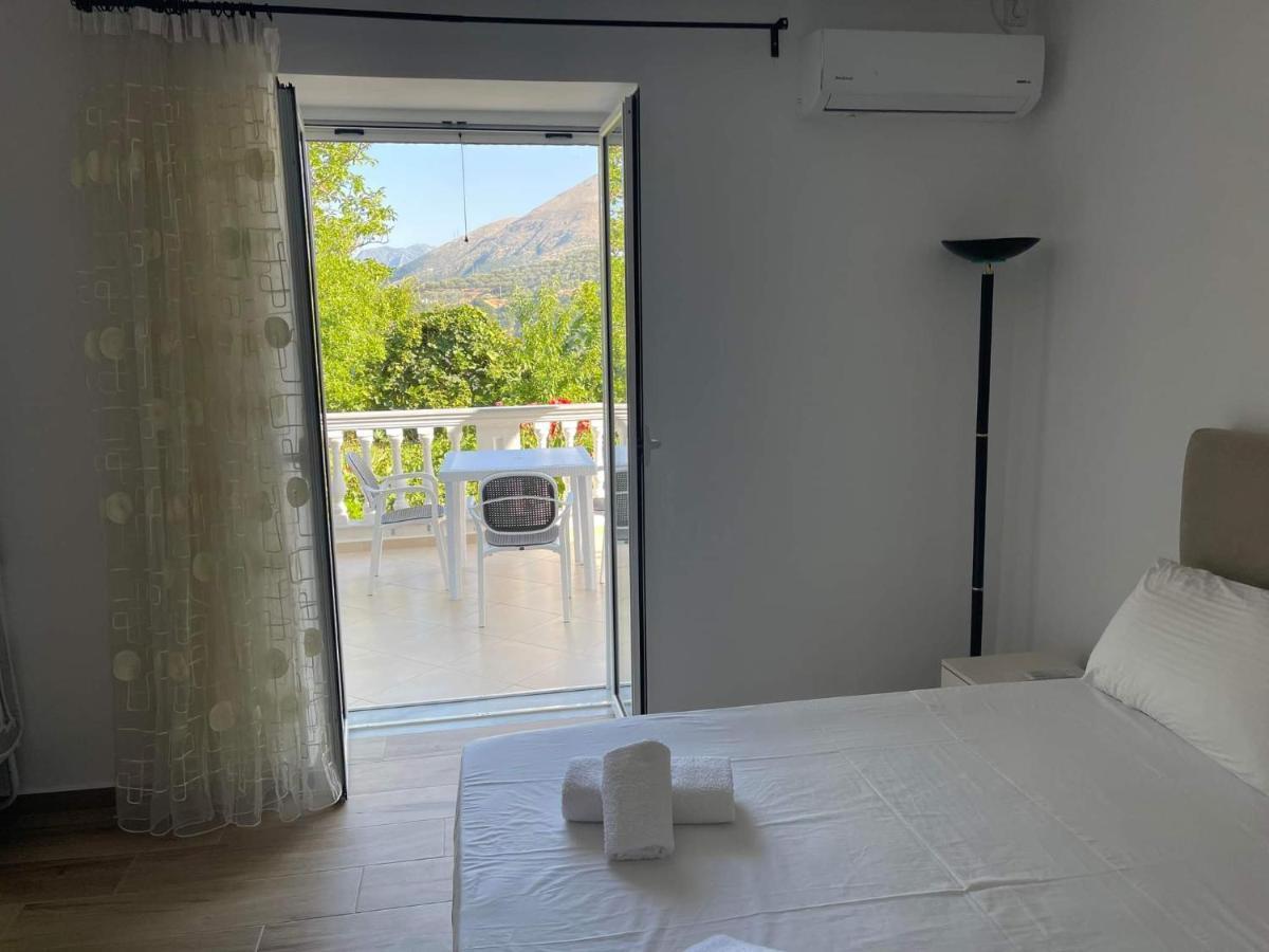 Helen Apartments Λούκοβο Εξωτερικό φωτογραφία