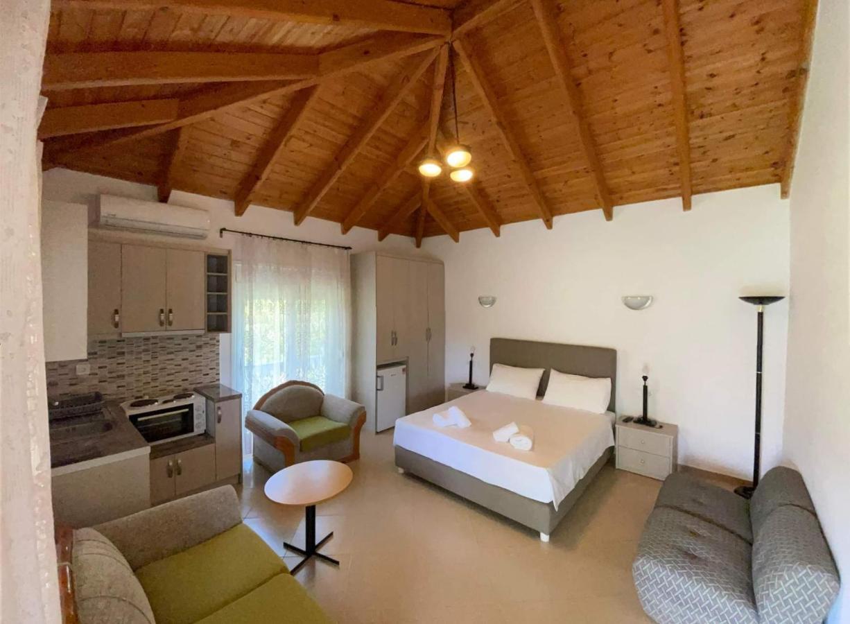 Helen Apartments Λούκοβο Εξωτερικό φωτογραφία