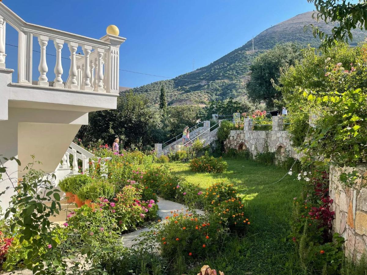Helen Apartments Λούκοβο Εξωτερικό φωτογραφία