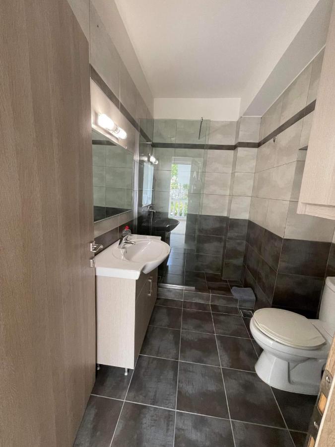 Helen Apartments Λούκοβο Εξωτερικό φωτογραφία