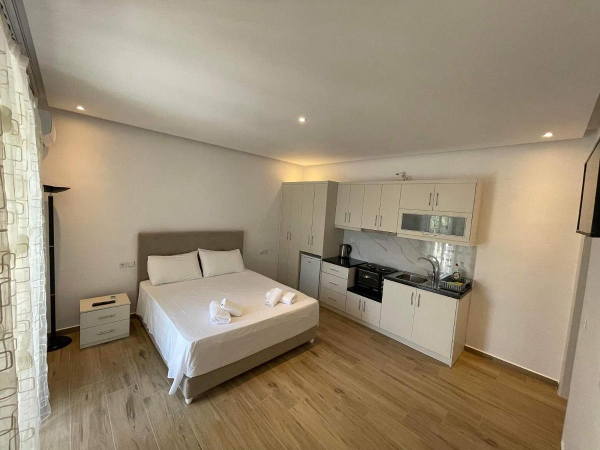 Helen Apartments Λούκοβο Εξωτερικό φωτογραφία