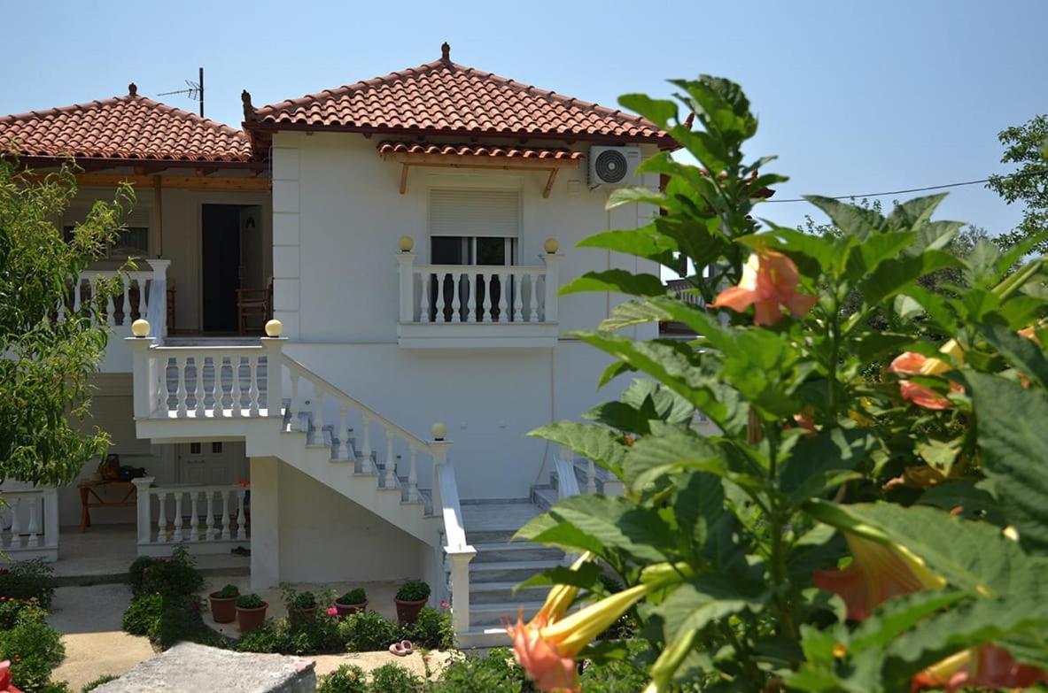 Helen Apartments Λούκοβο Εξωτερικό φωτογραφία